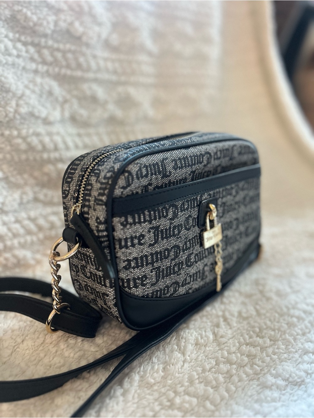 Juicy Couture Eastside Westside Camera Crossbody Bag NWT Y2K Lock & Key